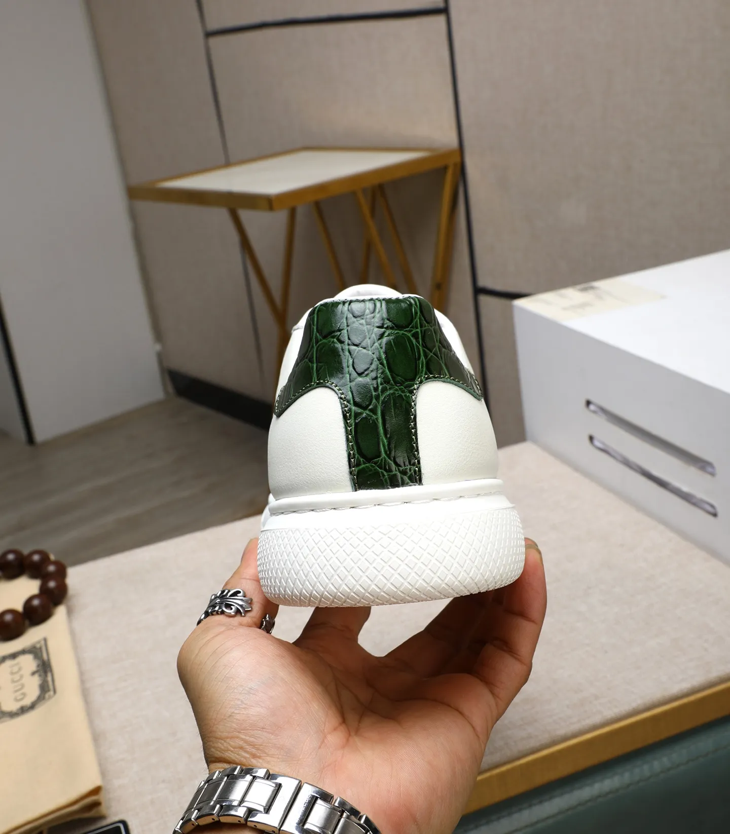 Men's clothing and shoes 💰500 (Gucci) The latest 🎁🎁 casual and fashionable men's shoes 👟 from the official website, hot style 💥 style is simple and elegant, exclusive for trendy men. Unique official website latest brand double G elements 👑 original Gucci decoration, fashionable and generous, original material original calfskin, ✅ fully imported first-layer pigskin lining, official website designated wear-resistant, lightweight original rubber casual outsole, counter classic model taken in kind, 38-44 black and white optional
